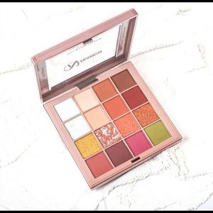 Nuview Fall in Love eyeshadow palette